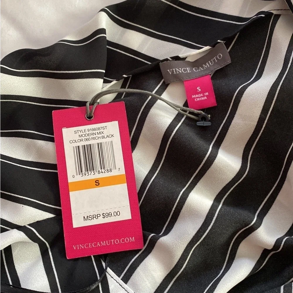 NWT Vince Camuto black& white striped Dolman flutter sleeve blouse sz small - Picture 3 of 6